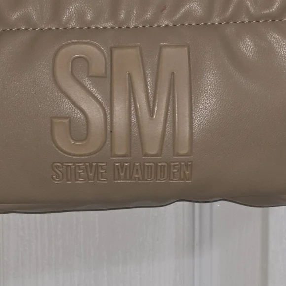 Steve Madden Taupe SM Logo Crossbody with Detachable Strap - Picture 4 of 14